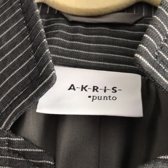 Arkis Punto Gray and White Striped Blazer Size 4 - Picture 4 of 4